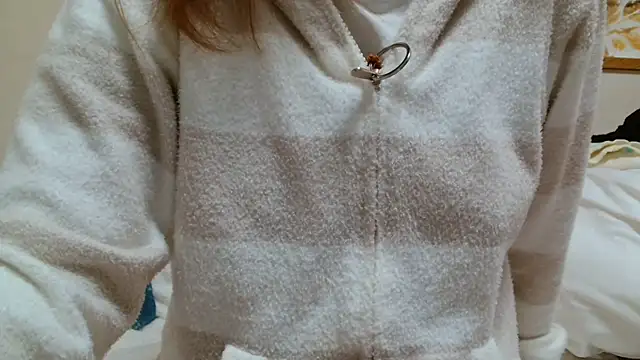 Snapshot of liliyRiSAcha-n chatting on 12-16-24, 06:53 liliyRiSAcha-n online show from 12-16-24, 06:53