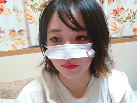 Snapshot of liliyRiSAcha-n chatting on 10-16-25, 07:16 liliyRiSAcha-n online show from 10-16-25, 07:16