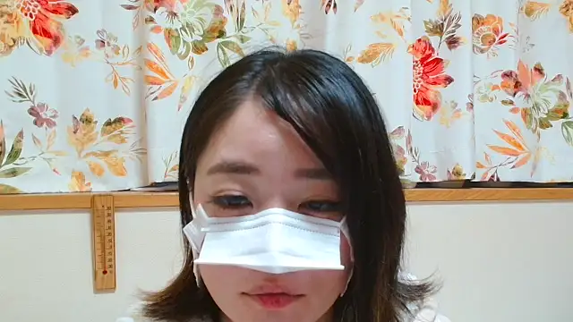 Snapshot of liliyRiSAcha-n chatting on 11-12-25, 07:23 liliyRiSAcha-n online show from 11-12-25, 07:23