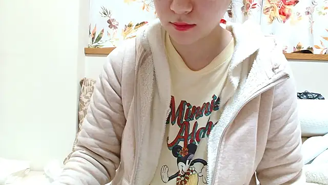 Snapshot of liliyRiSAcha-n chatting on 01-06-26, 08:07 liliyRiSAcha-n online show from 01-06-26, 08:07