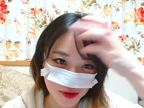 Snapshot of liliyRiSAcha-n chatting on 10-11-25, 06:25 liliyRiSAcha-n online show from 10-11-25, 06:25