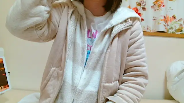 Snapshot of liliyRiSAcha-n chatting on 02-04-26, 08:20 liliyRiSAcha-n online show from 02-04-26, 08:20