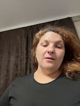 Snapshot of Taisia_W chatting on 12-19-25, 08:00 Taisia W online show from 12-19-25, 08:00