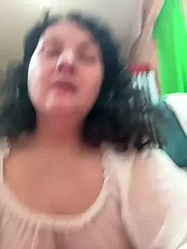 Snapshot of Taisia_W chatting on 03-07-25, 02:23 Taisia W online show from 03-07-25, 02:23