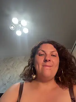Snapshot of Taisia_W chatting on 07-25-26, 01:28 Taisia W online show from 07-25-26, 01:28