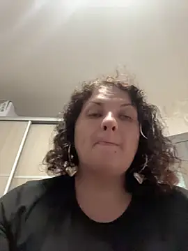 Snapshot of Taisia_W chatting on 07-15-26, 04:36 Taisia W online show from 07-15-26, 04:36