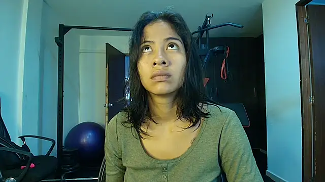 JuliKim  online show from 10-09-25, 12:17