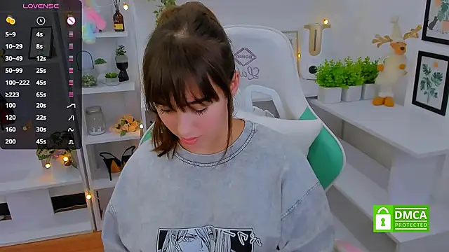  Eliizabeth  online show from 03-22-25, 10:04