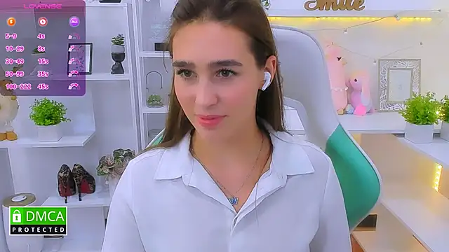  Eliizabeth  online show from 09-20-25, 09:20