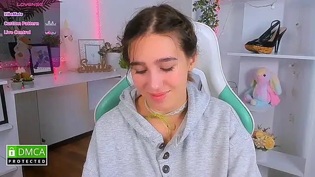  Eliizabeth  online show from 10-13-25, 08:54