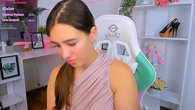  Eliizabeth  online show from 10-27-25, 10:54