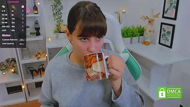  Eliizabeth  online show from 03-21-25, 10:06