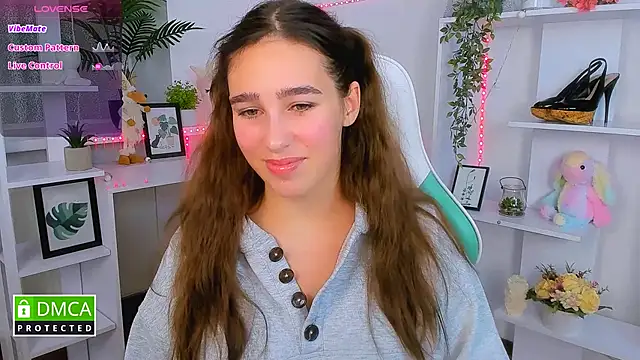  Eliizabeth  online show from 10-21-25, 09:58