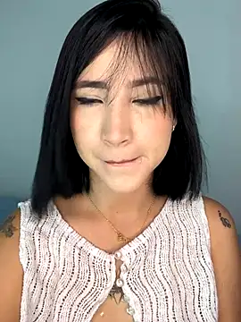 emma woods  online show from 10-29-25, 10:36