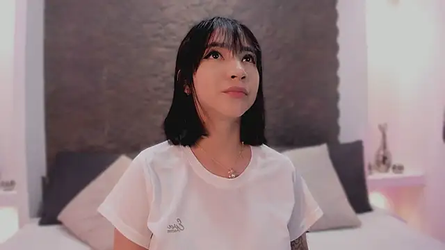 emma woods  online show from 10-19-25, 12:30