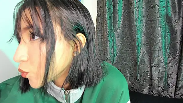 emma woods  online show from 09-09-25, 02:43