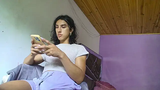 roxana collins online show from 10-14-25, 02:39