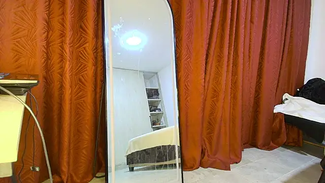 Snapshot of roxana_collins chatting on 07-03-26, 03:35 roxana collins online show from 07-03-26, 03:35