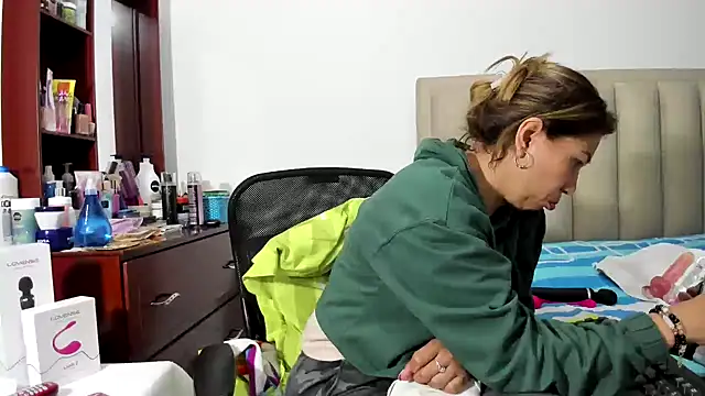 Chloemiller89 online show from 01-31-25, 02:04