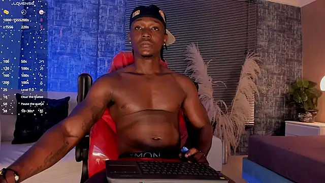 Snapshot of DannSmmith chatting on 02-08-26, 04:43 DannSmmith online show from 02-08-26, 04:43