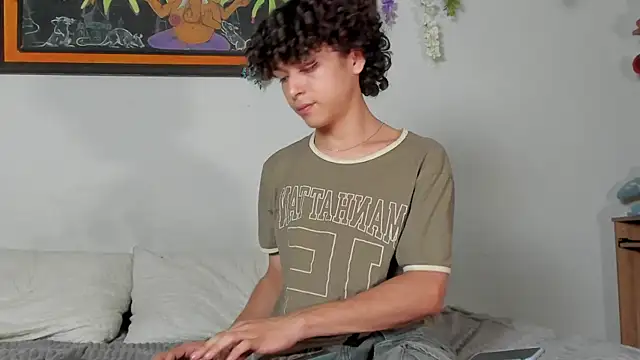 Snapshot of Cherry_boy_18 chatting on 03-09-25, 03:54 Cherry boy 18 online show from 03-09-25, 03:54