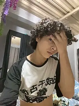 Snapshot of Cherry_boy_18 chatting on 02-13-25, 04:32 Cherry boy 18 online show from 02-13-25, 04:32