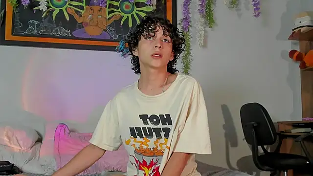 Snapshot of Cherry_boy_18 chatting on 03-20-25, 02:08 Cherry boy 18 online show from 03-20-25, 02:08