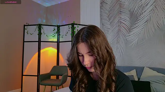 Marie Diaze online show from 06-17-26, 05:07
