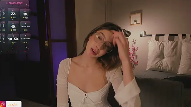 Snapshot of lua_ferch__ chatting on 02-28-25, 12:42 lua ferch online show from 02-28-25, 12:42
