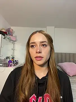 Natalia Suarez online show from 04-22-26, 12:50