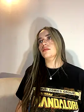 Snapshot of Natalia_Suarez chatting on 10-28-25, 11:47 Natalia Suarez online show from 10-28-25, 11:47