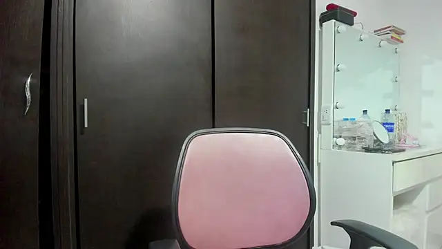 Natalia Suarez online show from 06-22-26, 11:35
