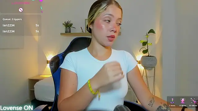 Snapshot of nataly_rodri chatting on 07-21-26, 07:15 nataly rodri online show from 07-21-26, 07:15