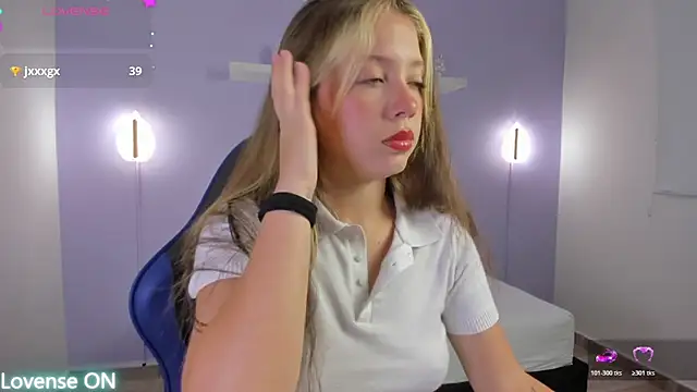 Snapshot of nataly_rodri chatting on 06-30-26, 02:22 nataly rodri online show from 06-30-26, 02:22