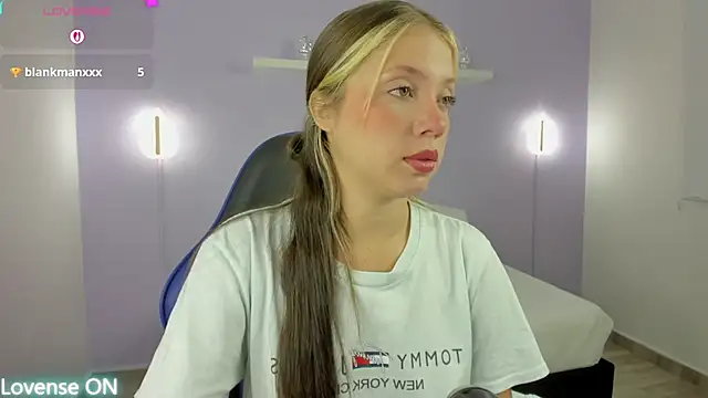 Snapshot of nataly_rodri chatting on 06-28-26, 02:18 nataly rodri online show from 06-28-26, 02:18