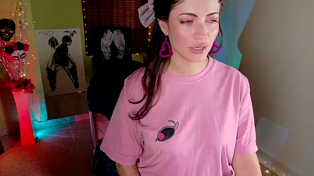 Snapshot of Emma__Blanco chatting on 10-21-25, 03:44 Emma Blanco online show from 10-21-25, 03:44
