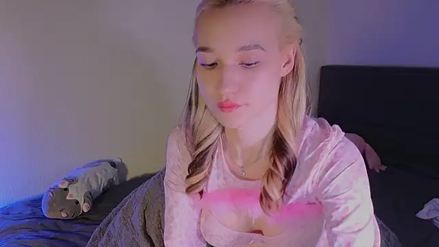 Snapshot of shey1i chatting on 02-14-26, 05:57 shey1i online show from 02-14-26, 05:57