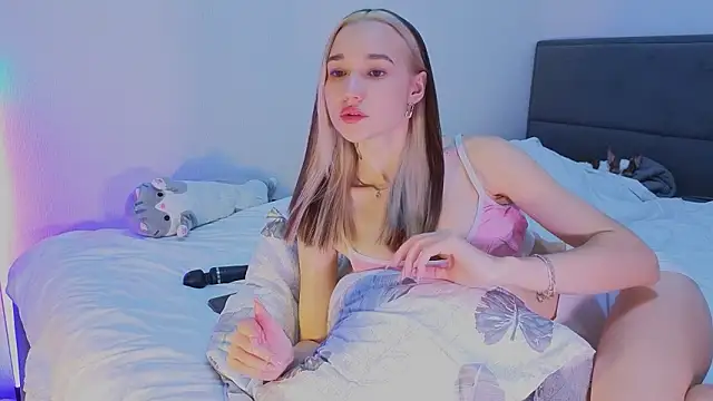 Snapshot of shey1i chatting on 03-02-26, 10:17 shey1i online show from 03-02-26, 10:17