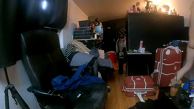 Snapshot of leanjamesdean chatting on 11-15-25, 11:09 leanjamesdean online show from 11-15-25, 11:09