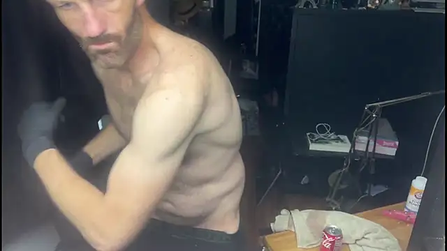 Snapshot of leanjamesdean chatting on 10-10-25, 10:32 leanjamesdean online show from 10-10-25, 10:32