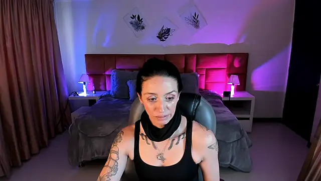 Kristen Garner online show from 11-04-25, 07:39