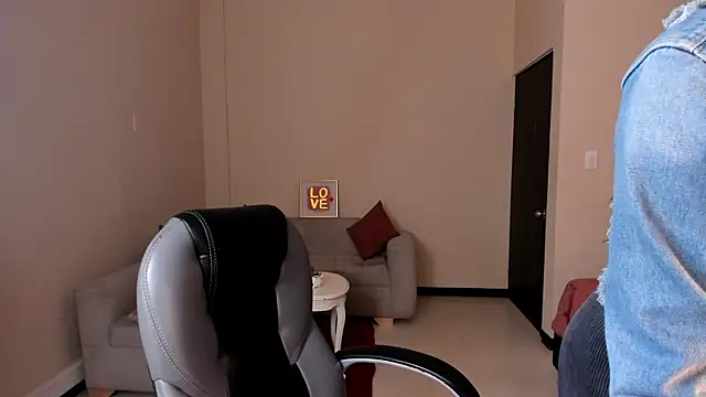 Kristen Garner online show from 04-11-26, 08:34