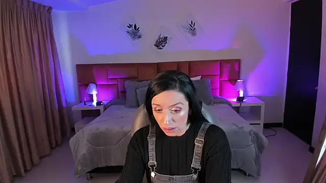 Kristen Garner online show from 09-16-25, 07:37