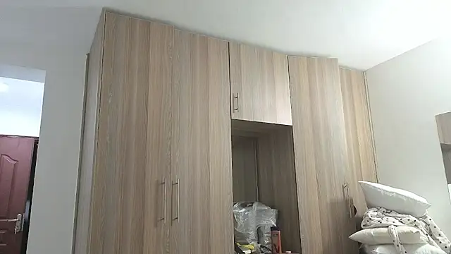 Snapshot of Elegant_Ebony chatting on 10-02-25, 06:44 Elegant Ebony online show from 10-02-25, 06:44