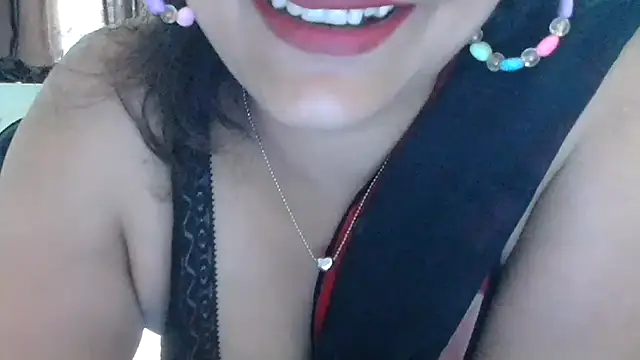Snapshot of Maria_55 chatting on 05-28-26, 08:11 Maria 55 online show from 05-28-26, 08:11