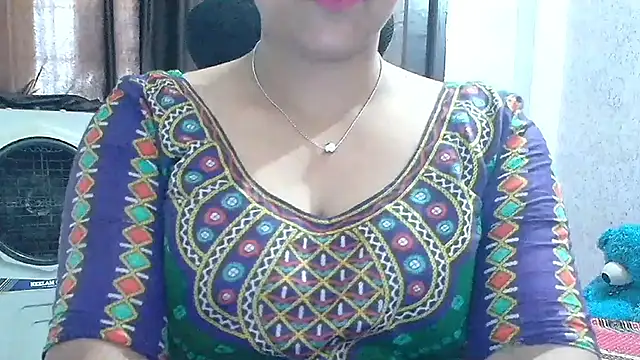 Snapshot of Maria_55 chatting on 05-26-26, 05:38 Maria 55 online show from 05-26-26, 05:38