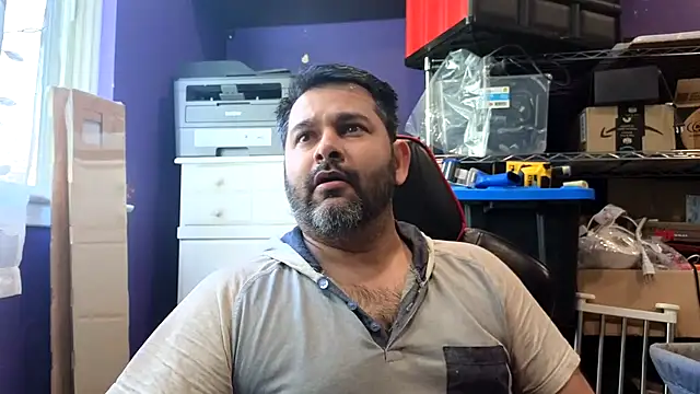 Snapshot of Sakhtlaundaz chatting on 05-12-26, 02:12 Sakhtlaundaz online show from 05-12-26, 02:12