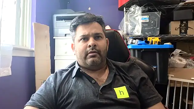 Snapshot of Sakhtlaundaz chatting on 04-30-26, 02:02 Sakhtlaundaz online show from 04-30-26, 02:02