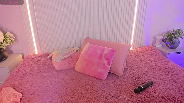 EmilyEvans7 online show from 03-11-26, 07:41