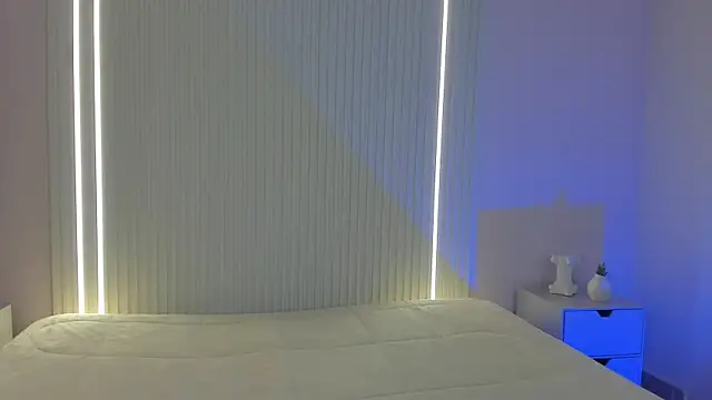 EmilyEvans7 online show from 12-20-25, 07:39